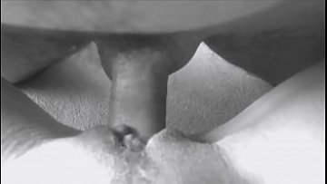 Gal&rsquos raw vagina getting nailed